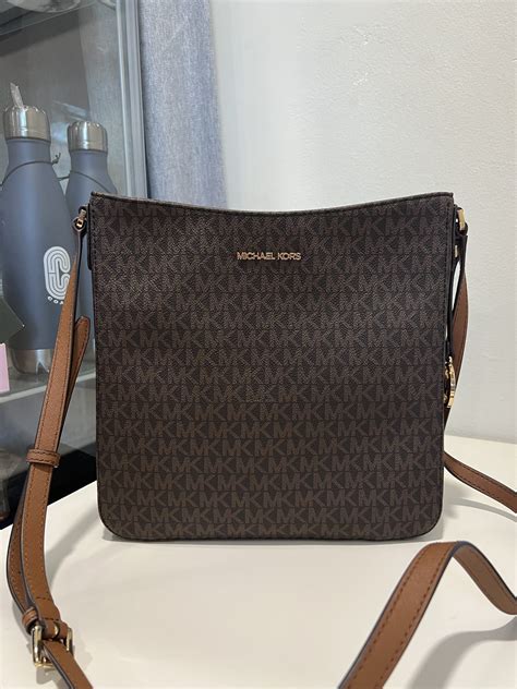 michael michael kors jet set travel medi